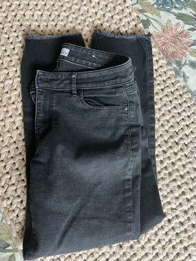Ann Taylor Loft Black Women’s Jeans - Classic Straight Leg